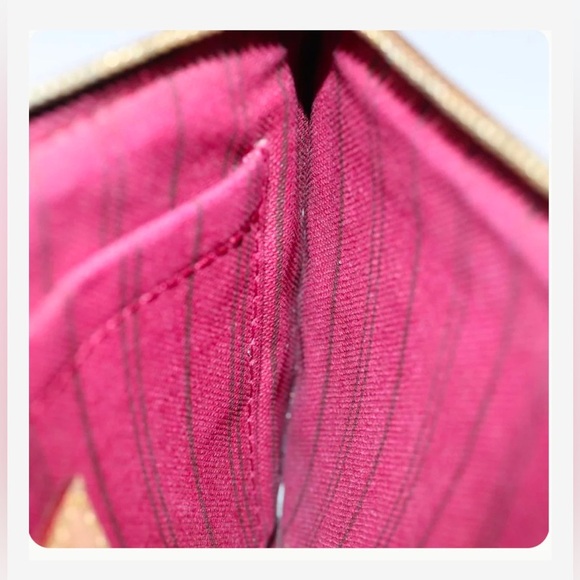 Louis Vuitton Pochette- very good condition. Authentic guaranteed - Picture 4 of 12